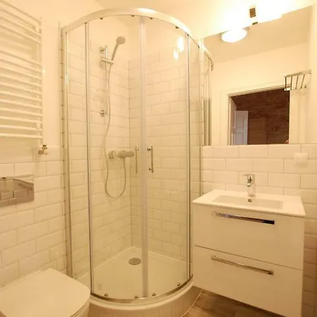 Apartment 21 *
