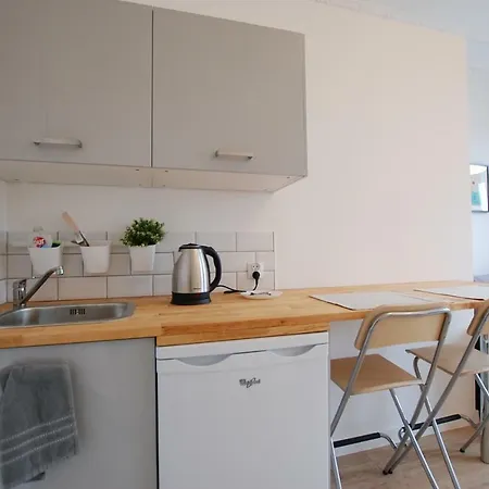 Apartment 21 *